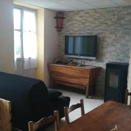 Σπίτι διακοπών Jolie Maison De Village Face Aux Montagnes Seyne